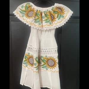 Authentic beautiful Mexican girl dress in 2T